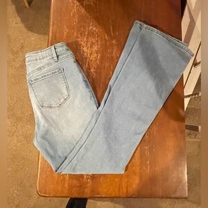 Simple Society Women’s Light Blue Jeans in Good Condition. Size 7/28. $6